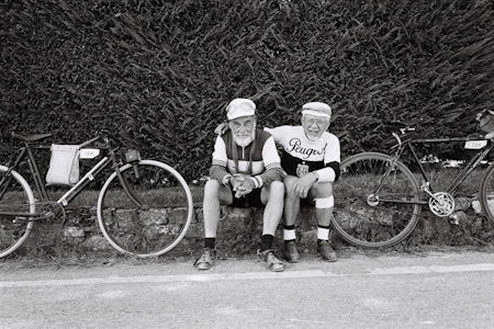 Les seniors s'estiment heureux - Eroïca Octobre 2011 - Gaiole en Chianti - Toscane  Copyright: C-reel aka Cyril SAULNIER