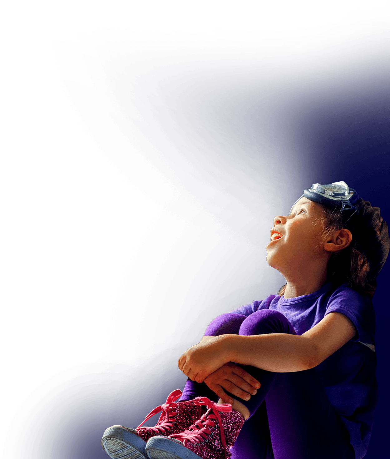 Enfant qui regarde les étoiles