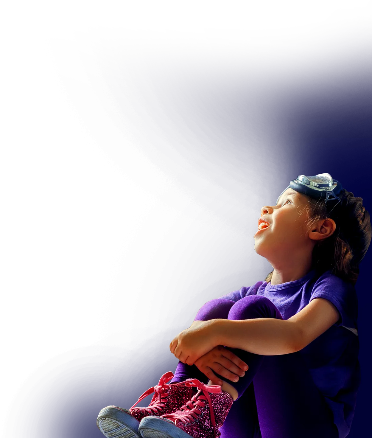 Enfant qui regarde les étoiles